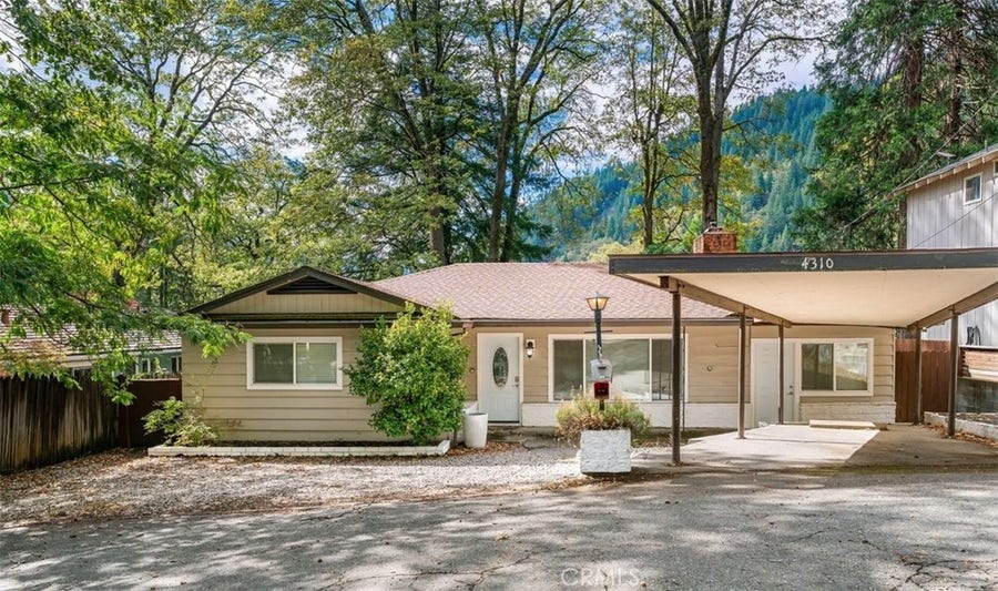 Property photo for 4310 Buckboard Ln, Dunsmuir, CA