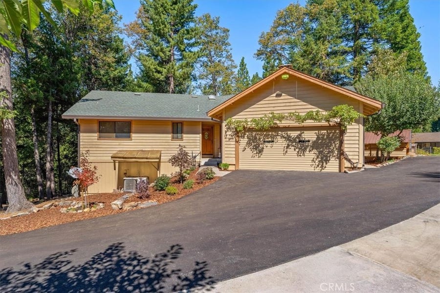 Property photo for 4000 Hope Lane, Dunsmuir, CA