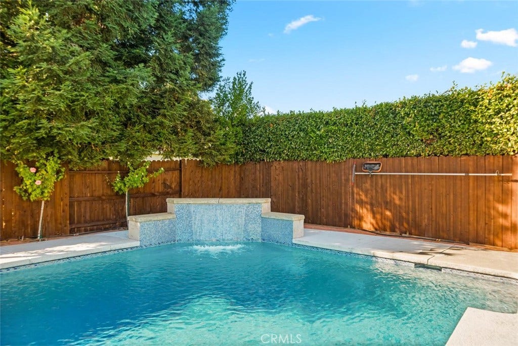 1 London Court, Chico, CA 95973
