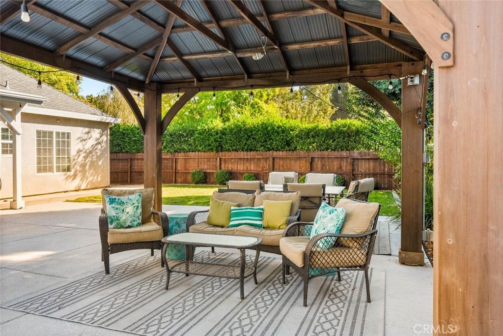1 London Court, Chico, CA 95973
