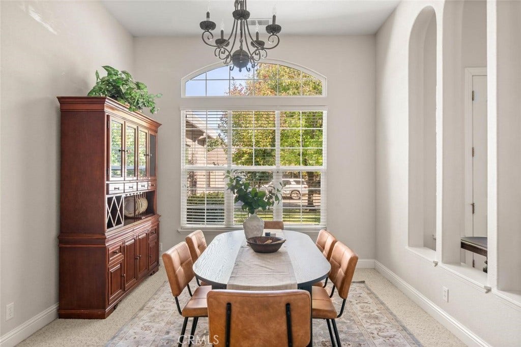 1 London Court, Chico, CA 95973