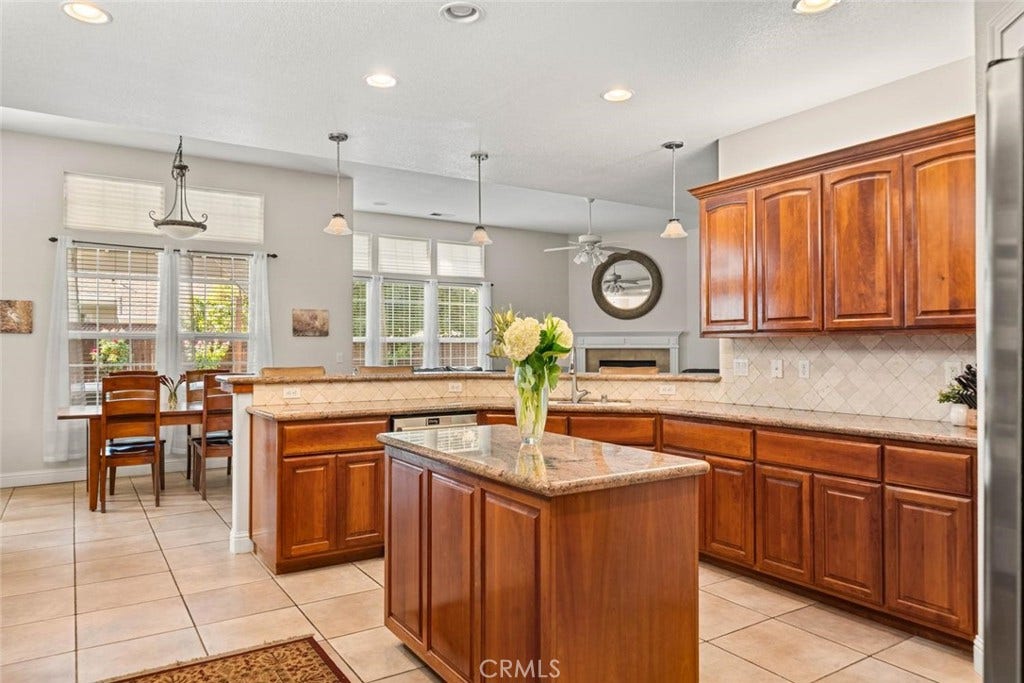 1 London Court, Chico, CA 95973