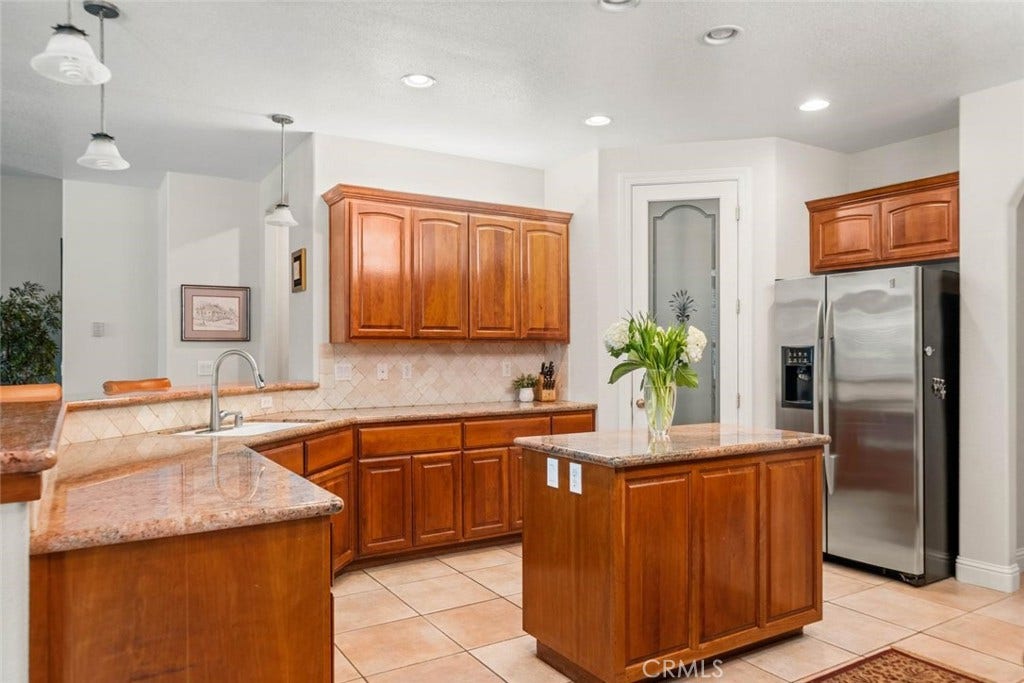 1 London Court, Chico, CA 95973