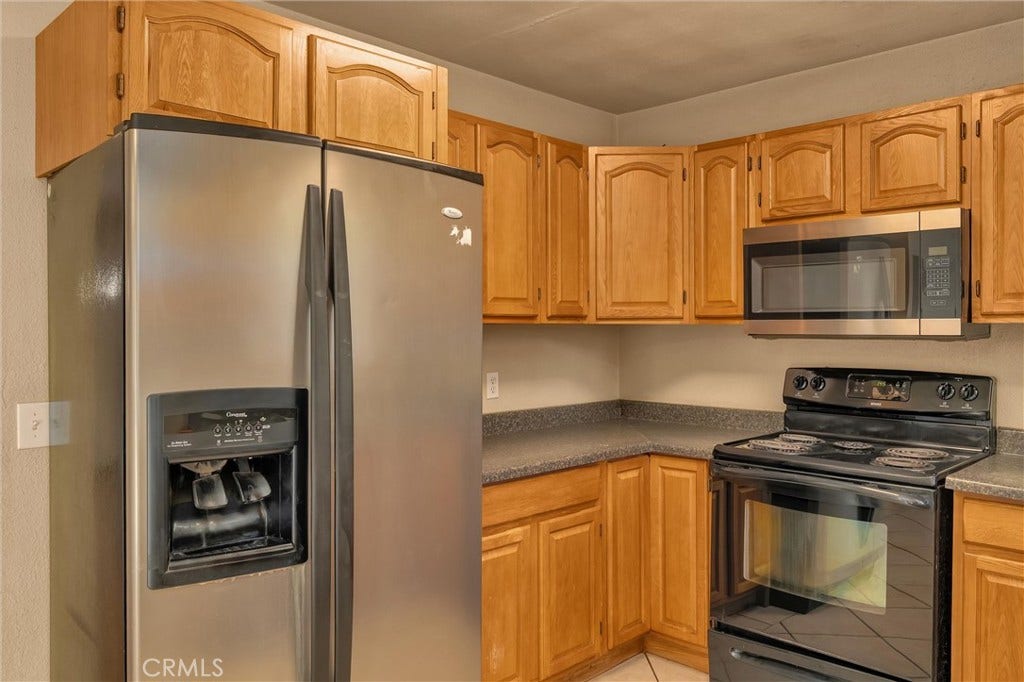 827 W 2nd Avenue, Chico, CA 95926 827 W 2nd Avenue, Chico, CA 95926