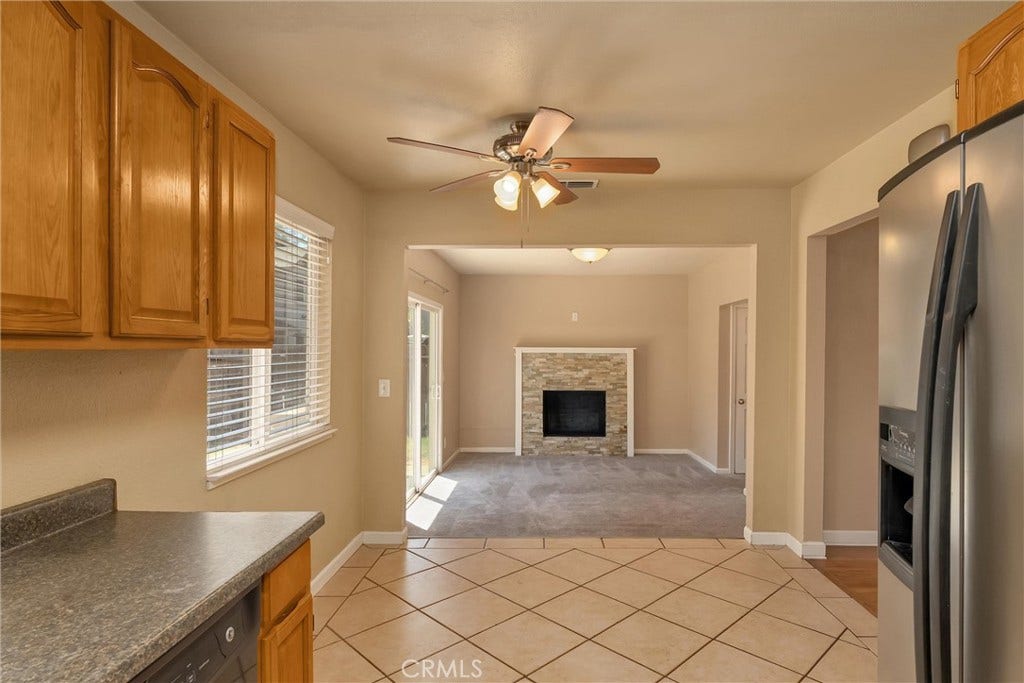 827 W 2nd Avenue, Chico, CA 95926 827 W 2nd Avenue, Chico, CA 95926