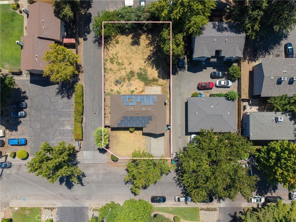 827 W 2nd Avenue, Chico, CA 95926 827 W 2nd Avenue, Chico, CA 95926