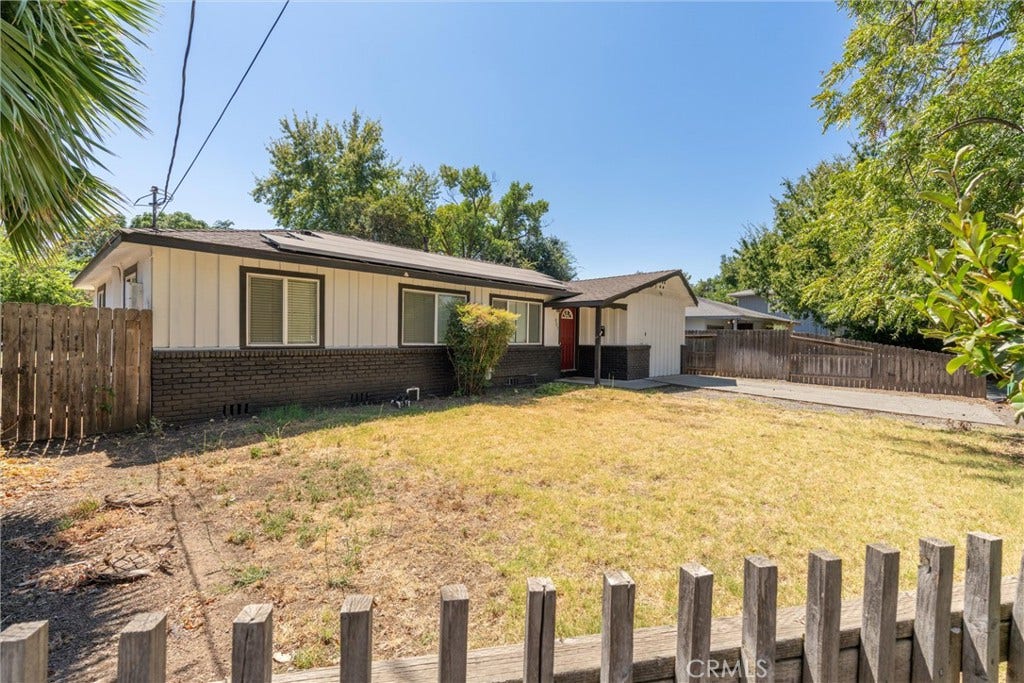 827 W 2nd Avenue, Chico, CA 95926 827 W 2nd Avenue, Chico, CA 95926