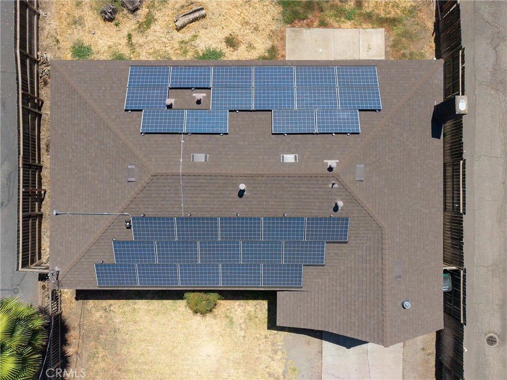 827 W 2nd Avenue, Chico, CA 95926 827 W 2nd Avenue, Chico, CA 95926