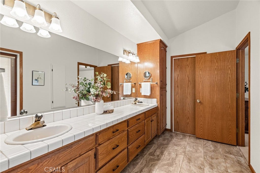 2241 River Bend Lane, Chico, CA 95926