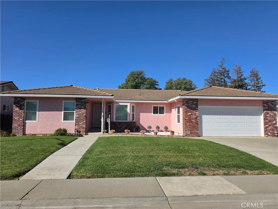 Property photo for 106 Rennat Way, Orland, CA