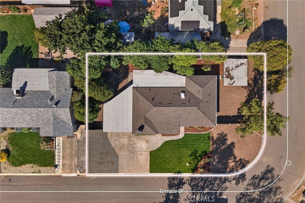 Large corner lot