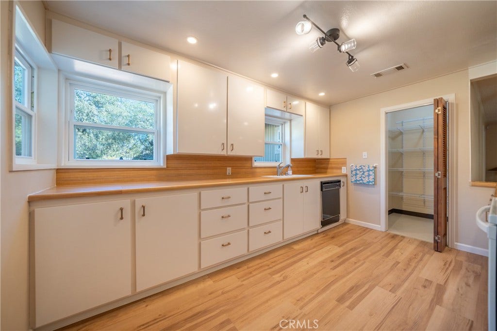 3500 Pioneer, Redding, CA 96001 3500 Pioneer, Redding, CA 96001