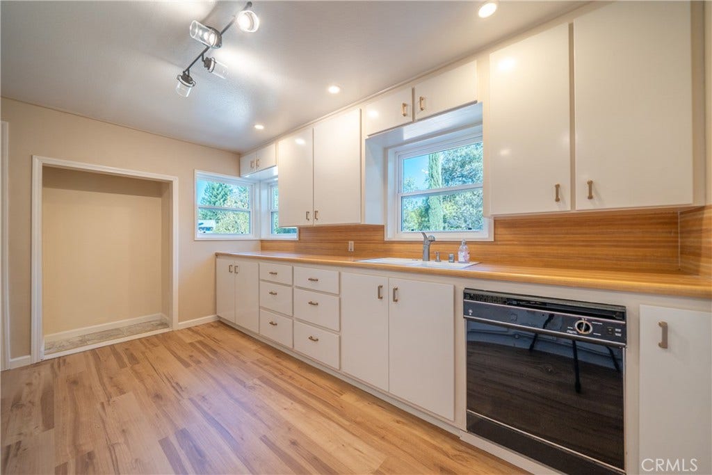 3500 Pioneer, Redding, CA 96001 3500 Pioneer, Redding, CA 96001