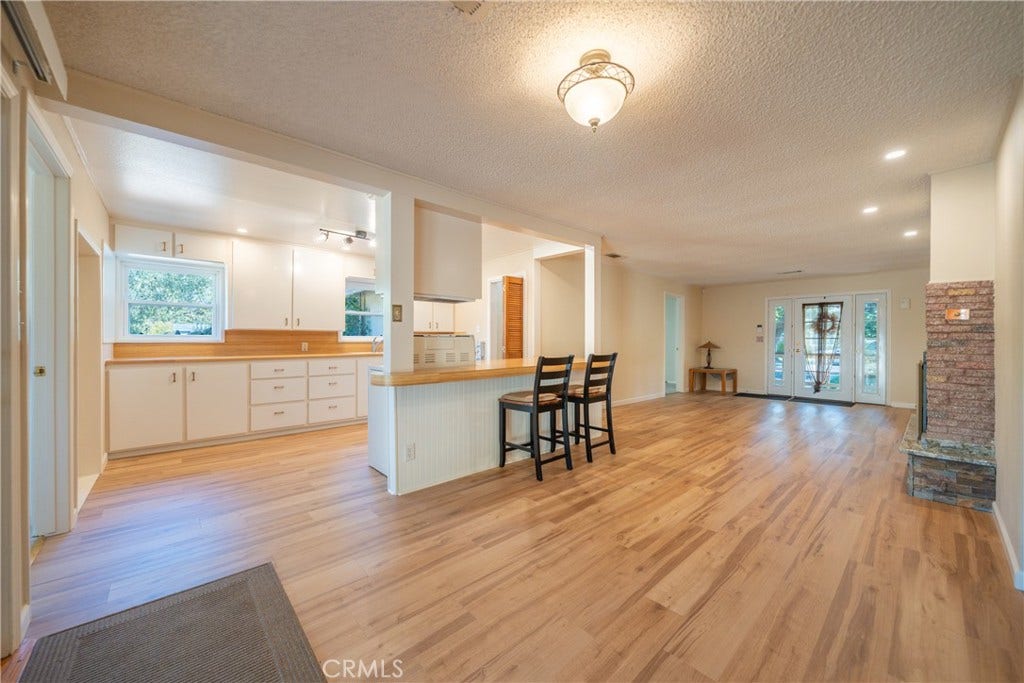 3500 Pioneer, Redding, CA 96001 3500 Pioneer, Redding, CA 96001