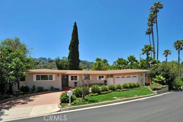 Property photo for 3755 Vineland Avenue, Studio City, CA