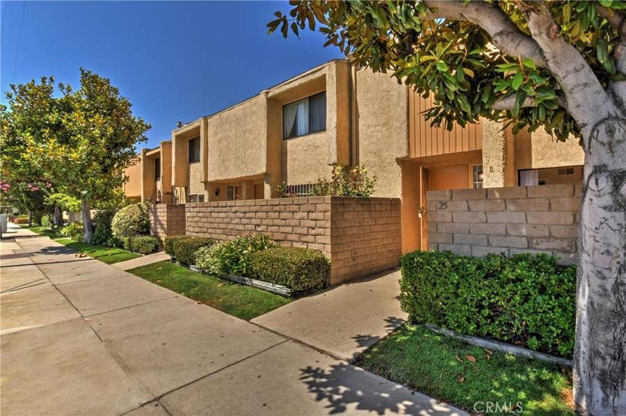 Property photo for 8633 Balboa Boulevard, #25, Northridge, CA