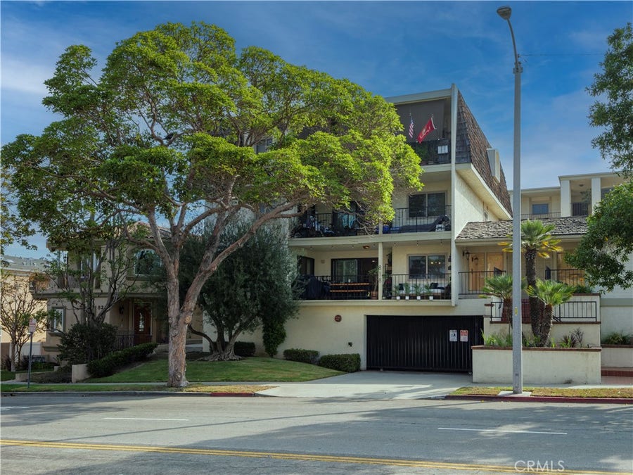 Property photo for 818 Main Street, #101, El Segundo, CA