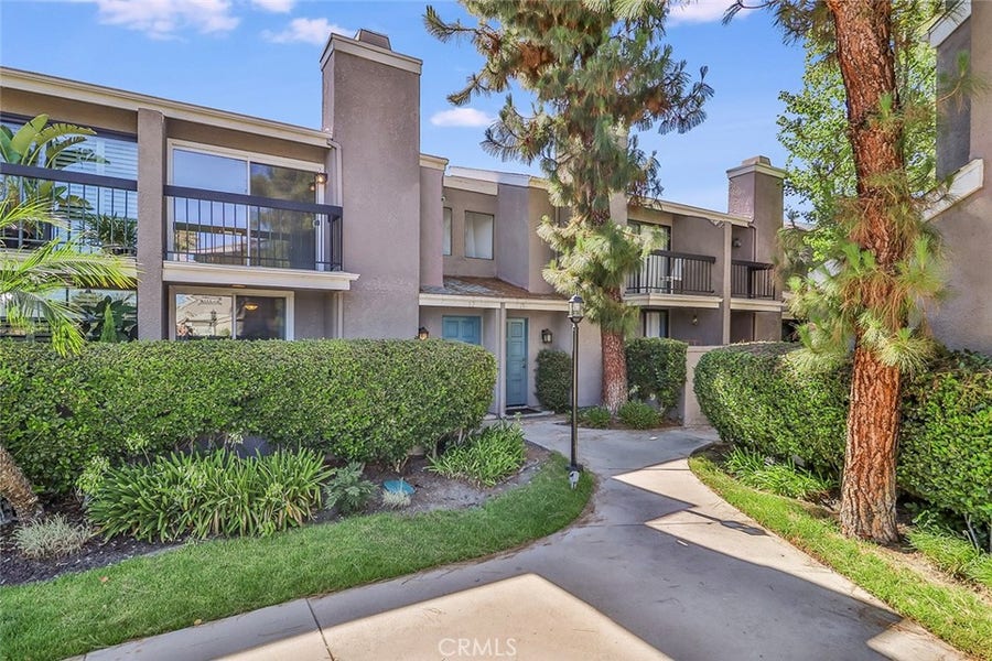 Property photo for 23553 Victory Boulevard, #12, West Hills, CA