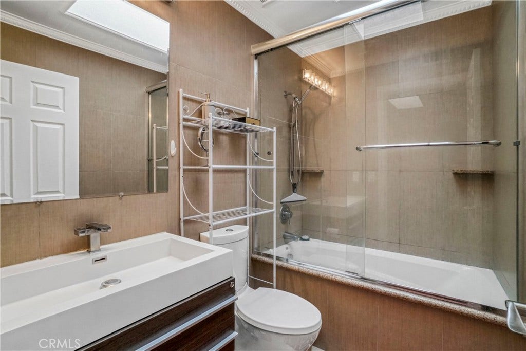 18730 Hatteras Street, #49, Tarzana, CA 91356