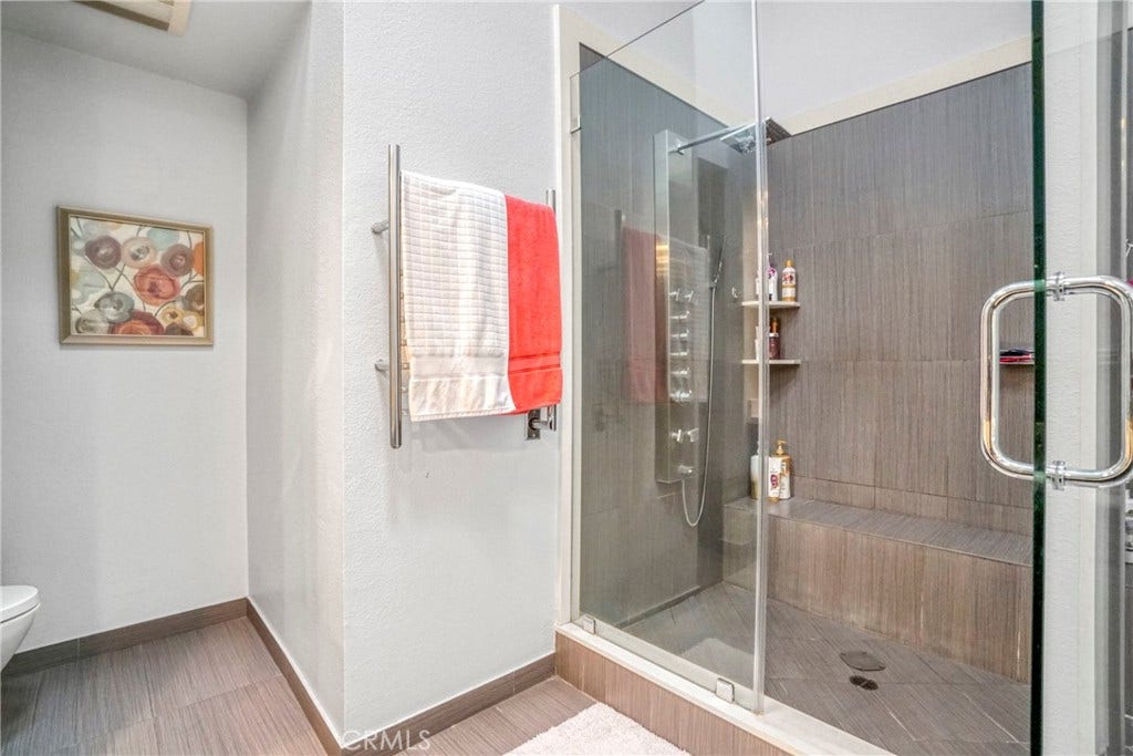 18730 Hatteras Street, #49, Tarzana, CA 91356