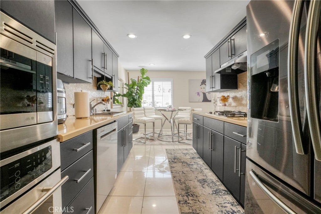 18730 Hatteras Street, #49, Tarzana, CA 91356
