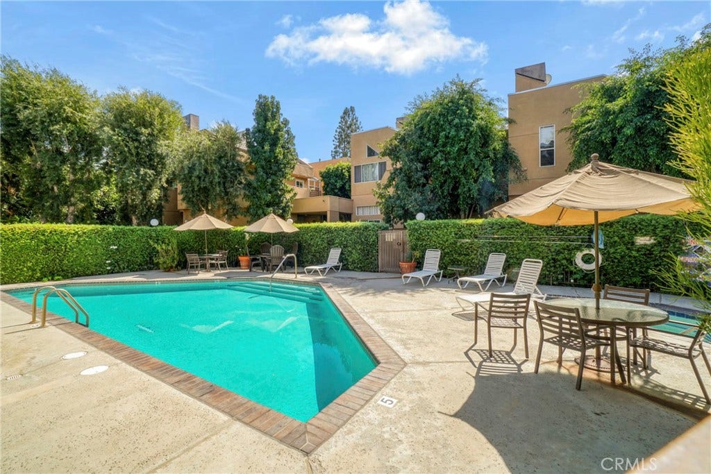 18730 Hatteras Street, #49, Tarzana, CA 91356