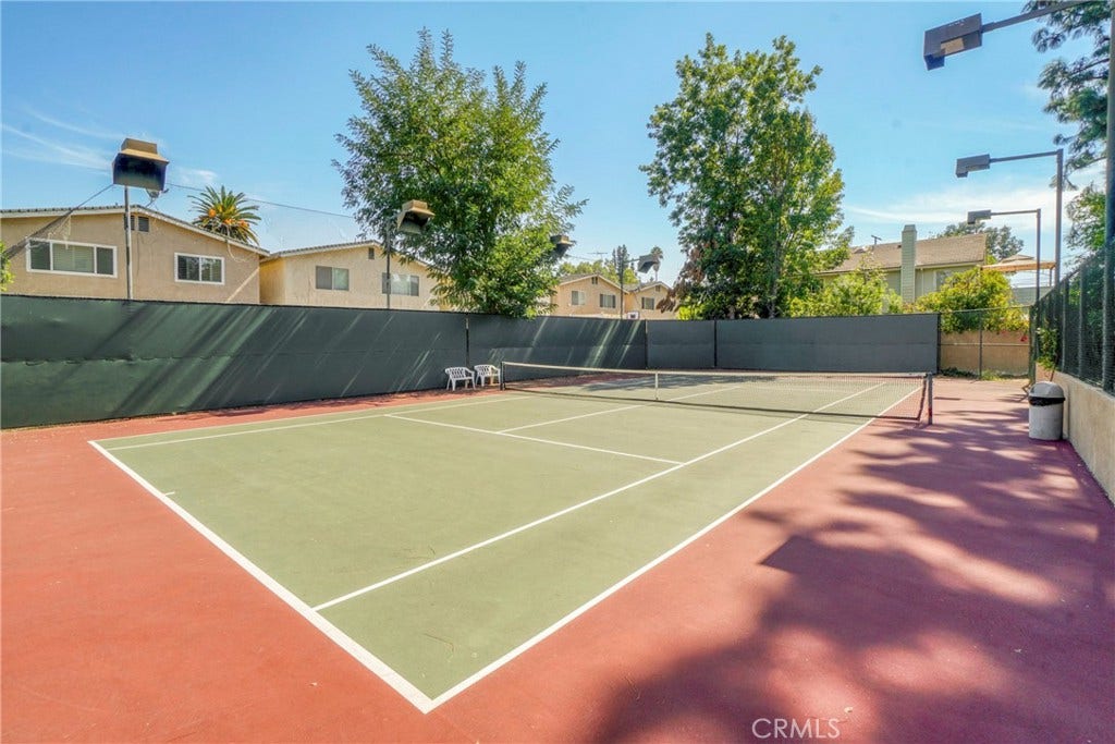 18730 Hatteras Street, #49, Tarzana, CA 91356