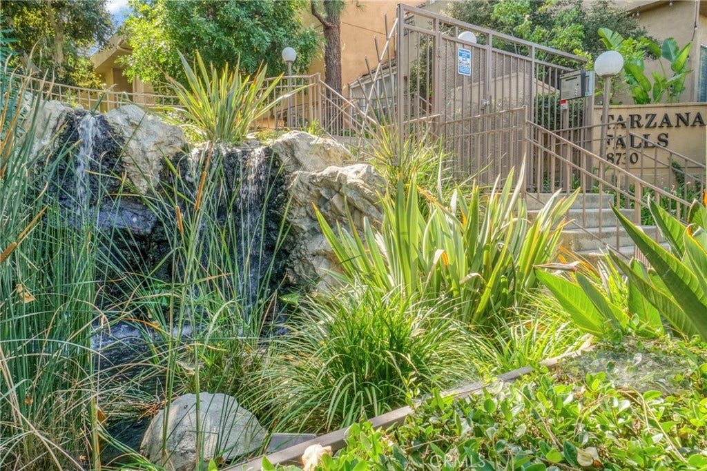 18730 Hatteras Street, #49, Tarzana, CA 91356