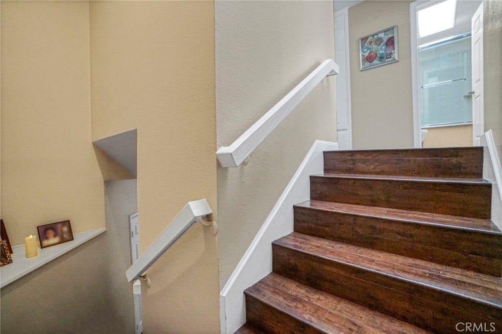 18730 Hatteras Street, #49, Tarzana, CA 91356