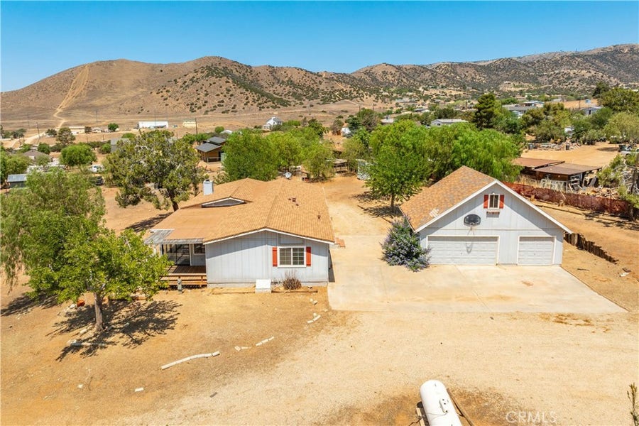 Property photo for 34821 Katherinel Avenue, Acton, CA