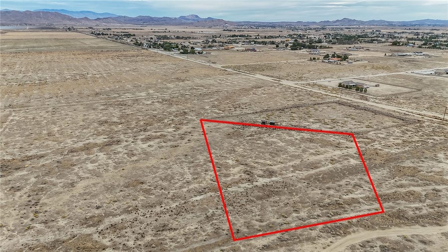 Property photo for 32 Antelope Hwy (A8), Lancaster, CA