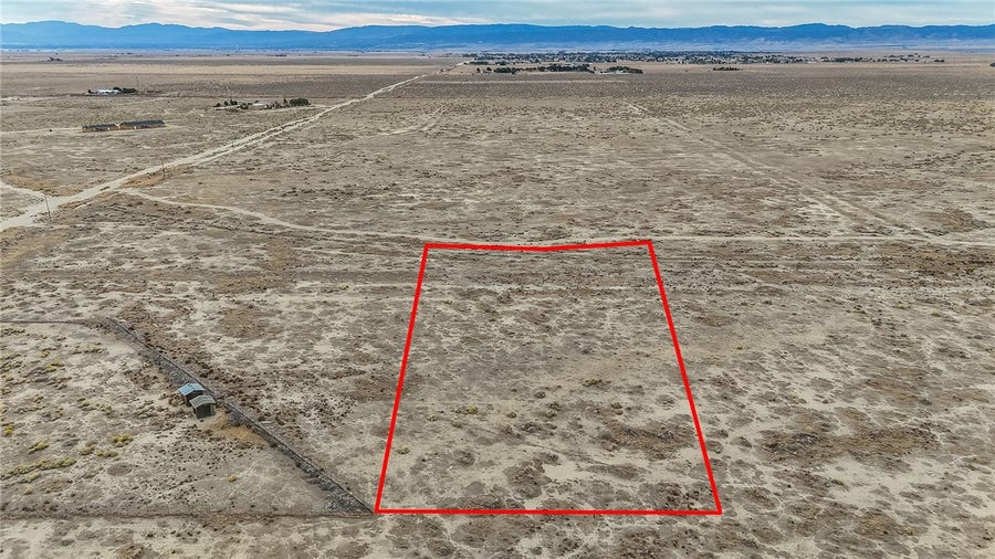 Property photo for 33 Antelope Hwy. A8, Lancaster, CA
