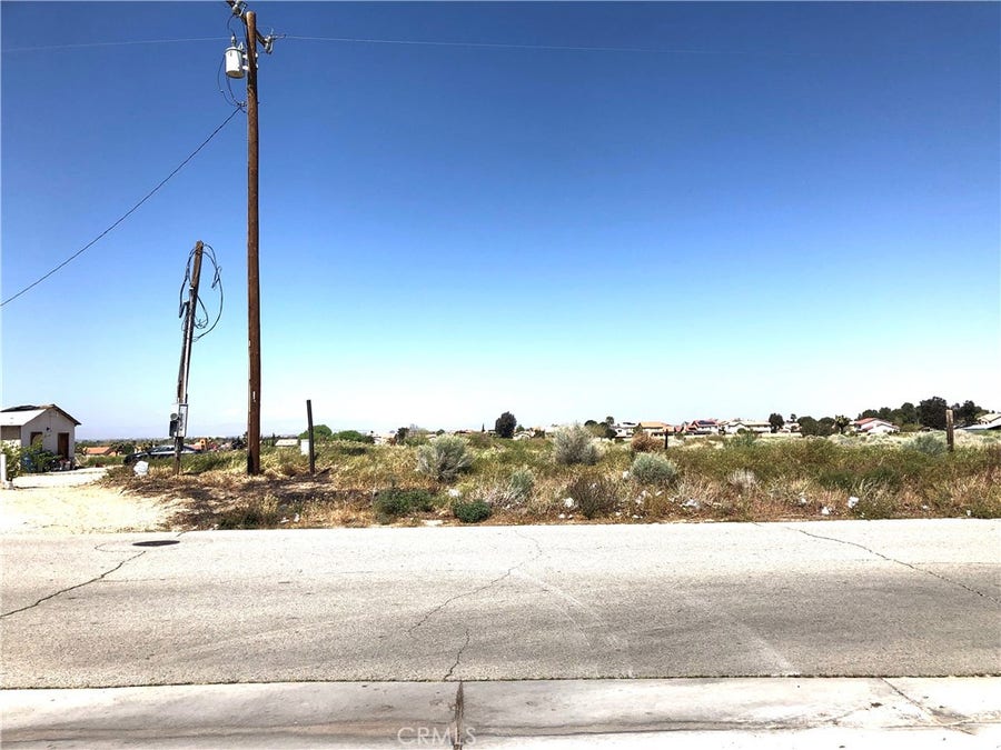 Property photo for 0 Palomino Ct/Cor E Ave S-12, Palmdale, CA