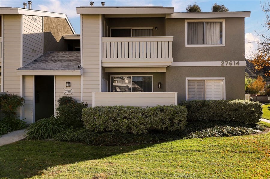 Property photo for 27614 Susan Beth Way, #F, Saugus, CA