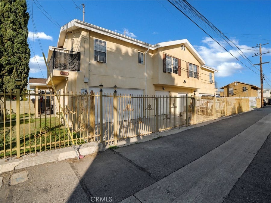 Property photo for 7114 el Selinda Ave, Bell Gardens, CA