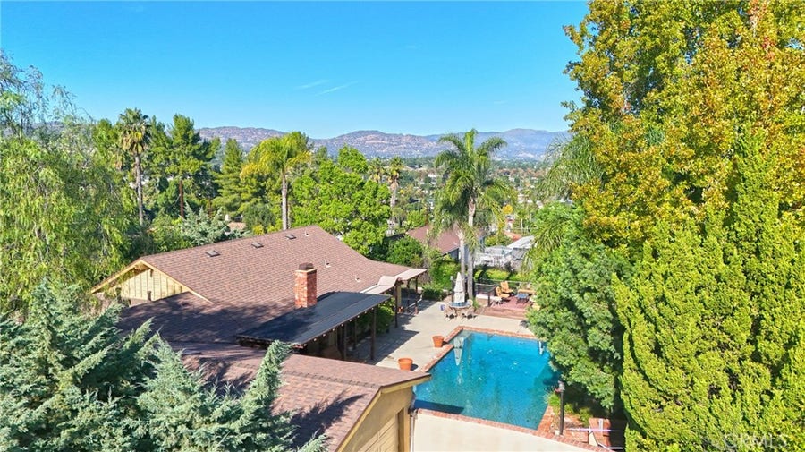 Property photo for 23421 AETNA Street, Woodland Hills, CA