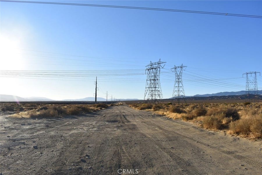 Property photo for 19300 Astoria Avenue, Rosamond, CA