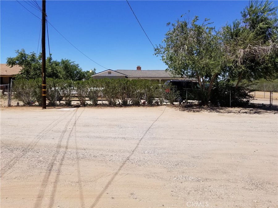Property photo for 38447 26th E, Palmdale, CA