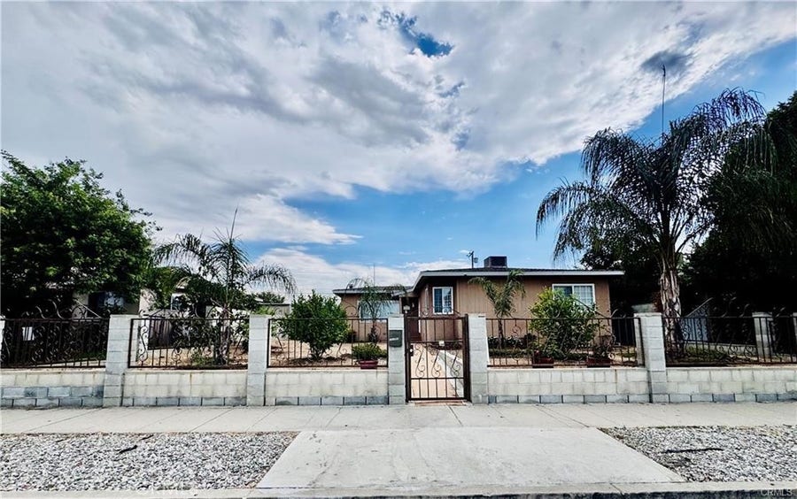 Property photo for 10152 Stanwin, Arleta, CA