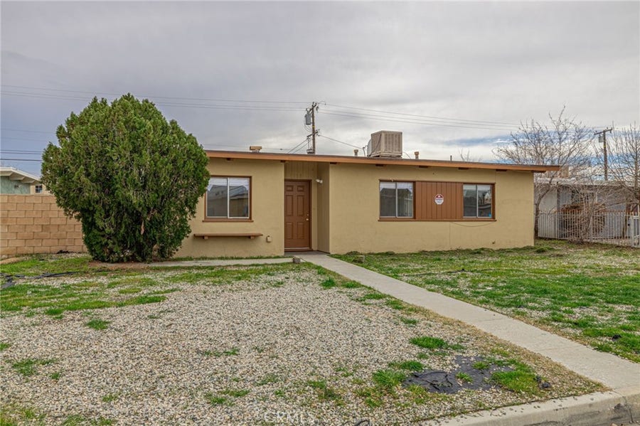 Property photo for 1238 W Avenue H15, Lancaster, CA