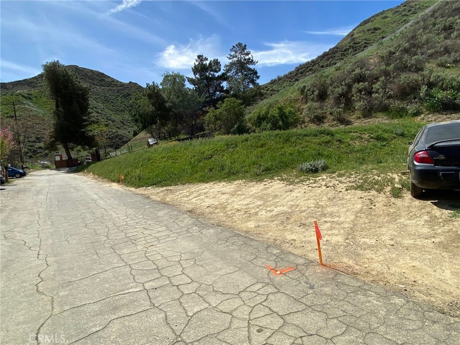 Property photo for 28909 Paradise Road, Val Verde, CA