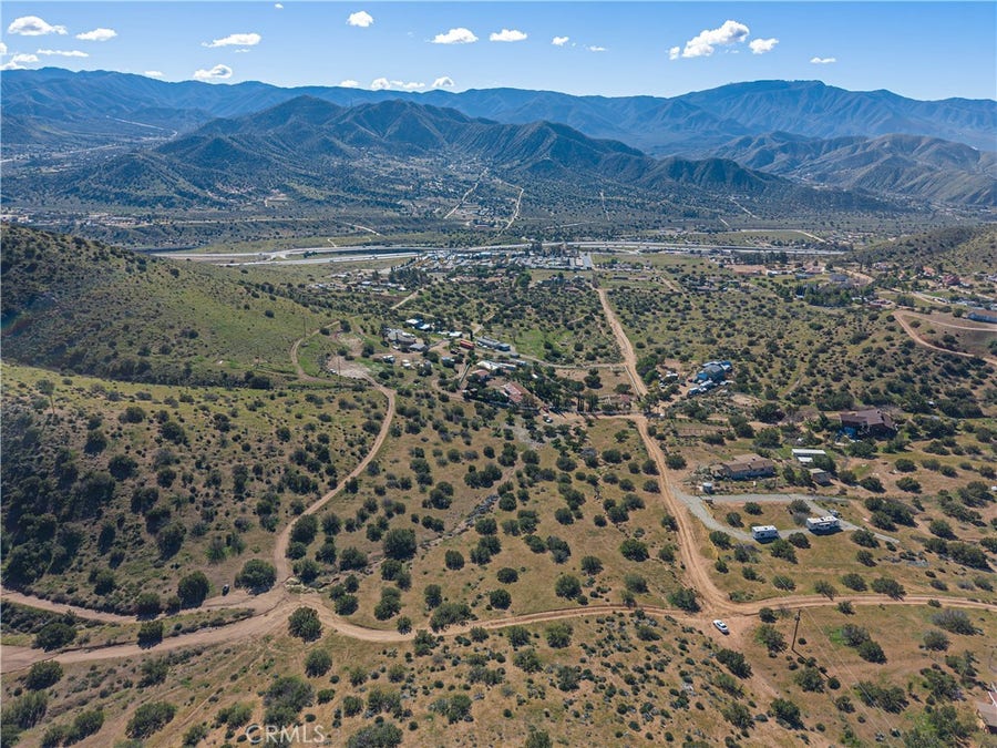 Property photo for 0 Vac/1/2 Mi N Sierra Hwy/I Mi E S, Acton, CA