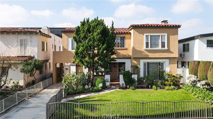 Property photo for 137 N Hamilton Drive, Beverly Hills, CA