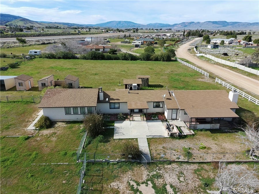 Property photo for 49549 250th Street West, Lancaster, CA