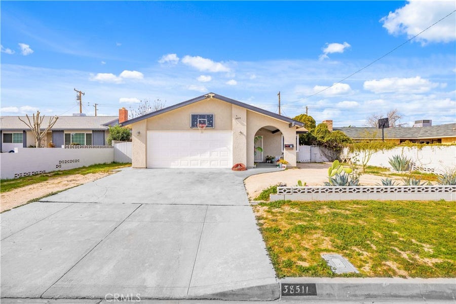 Property photo for 38511 Carolside, Palmdale, CA