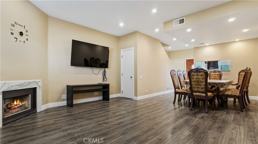 Property photo for 14256 Victory Boulevard, #3, Van Nuys, CA