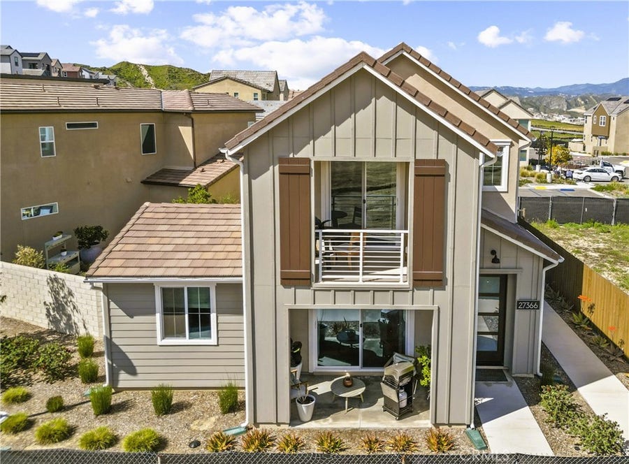 Property photo for 27366 Snow Creek Place, Valencia, CA