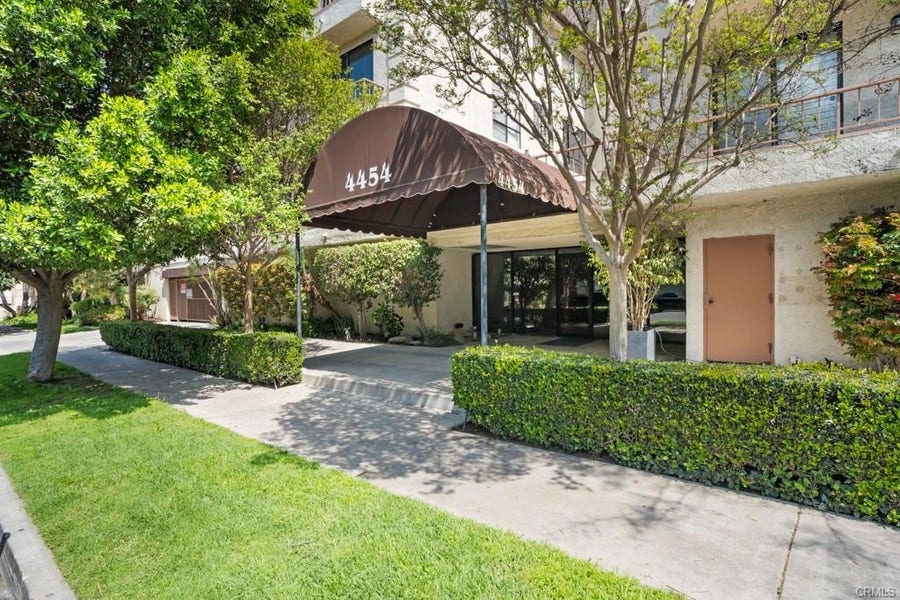 Property photo for 4454 Ventura Canyon Road, #304, Sherman Oaks, CA