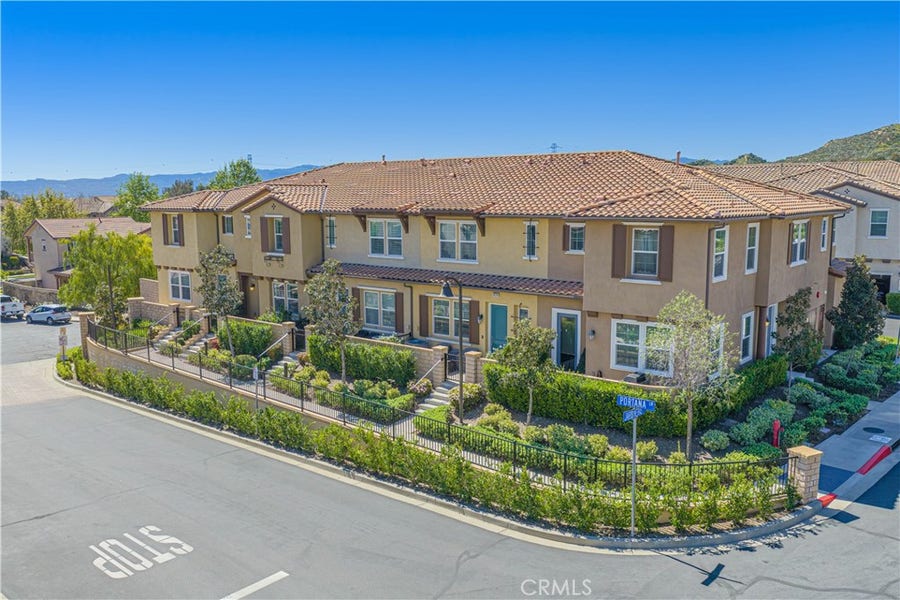 Property photo for 28706 Jardineras Dr, Valencia, CA