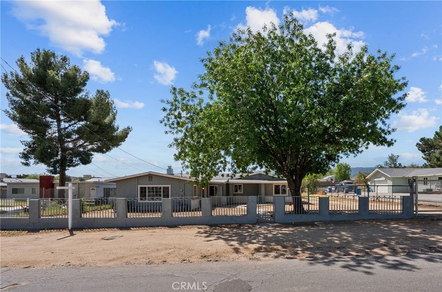 Property photo for 4550 W Avenue L2, Quartz Hill, CA